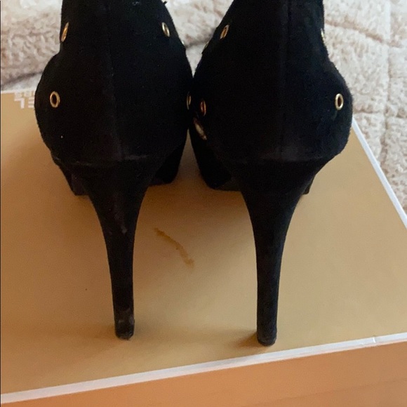 Heels - Picture 3 of 4